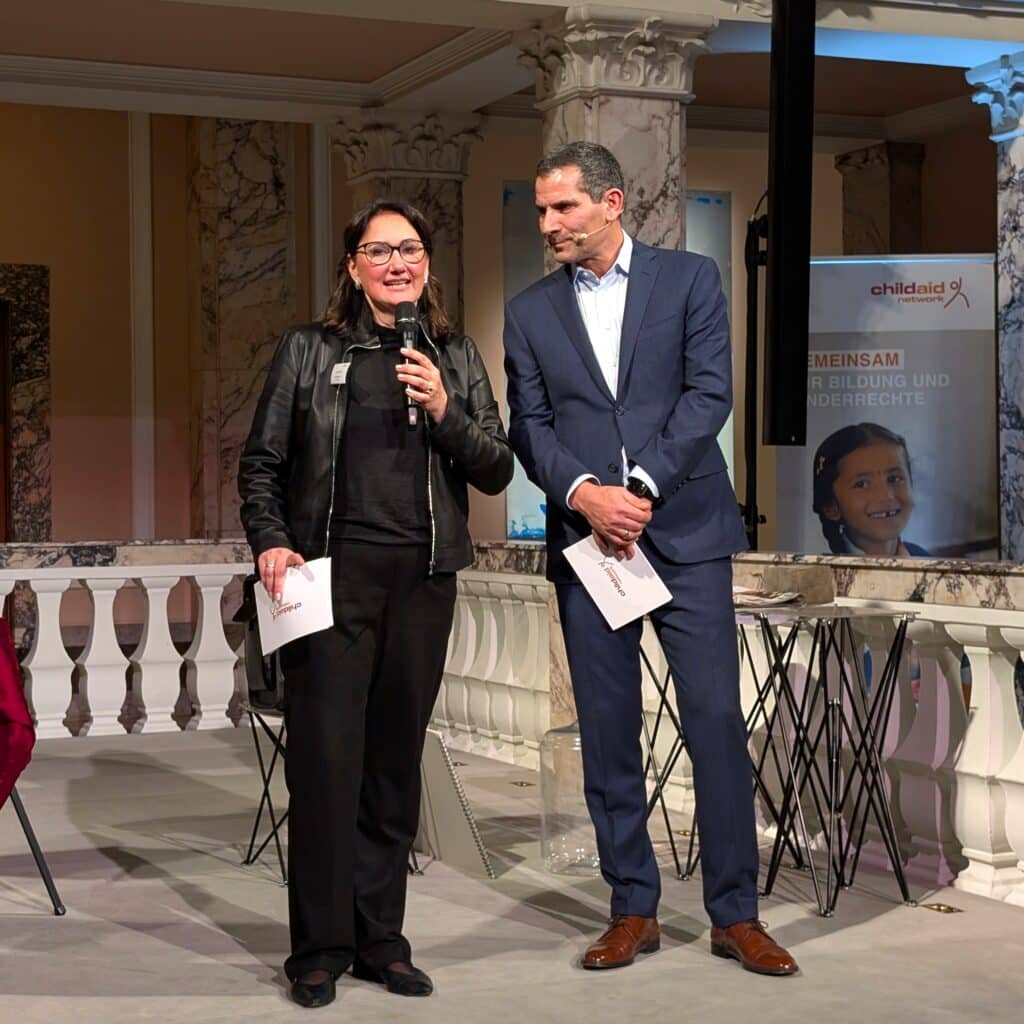Sandra Hörbelt - Vorstand Childaid Network mit Mitri Sirin